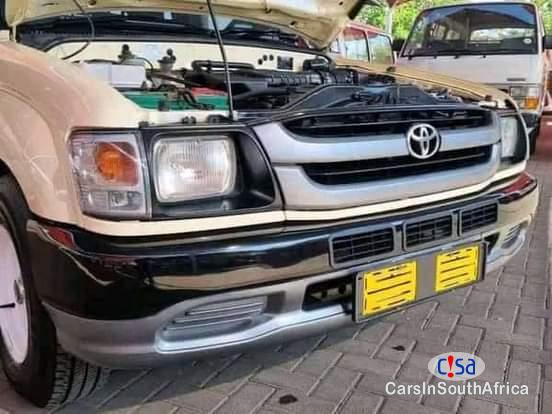 Toyota Hilux 2 4 0671651564 Manual 2004 in Limpopo