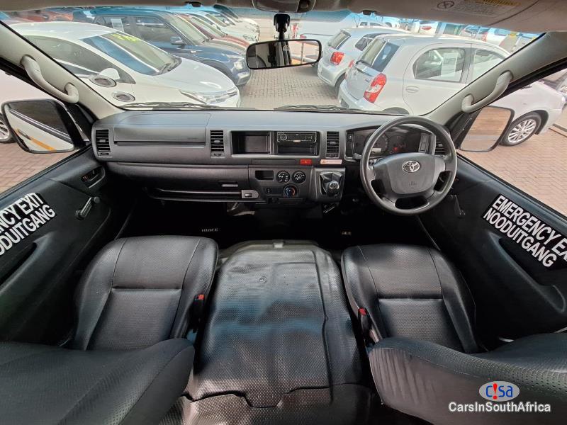 Toyota Quantum 2.5D-4D Quantum Manual 2021 - image 6