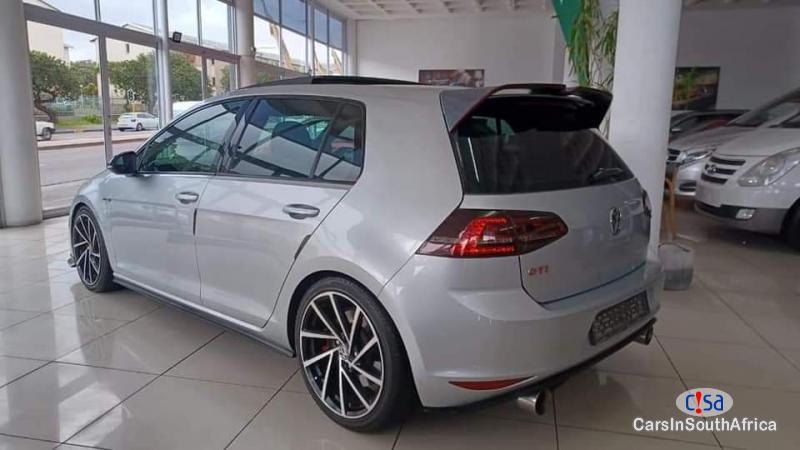 Volkswagen Golf Automatic 2016 - image 2