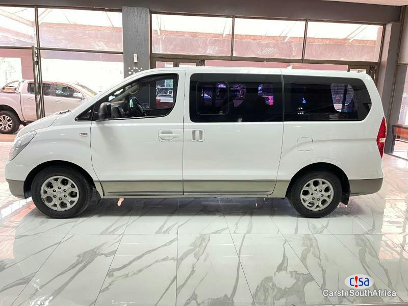 Hyundai H-1 2.5 Automatic 2015 - image 3