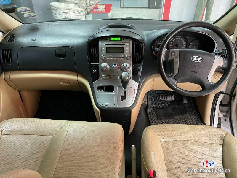 Hyundai H-1 2.5 Automatic 2015 - image 5