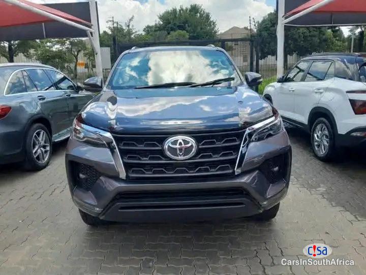 Toyota Fortuner Manual 2022 - image 2