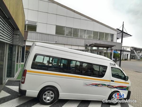 Toyota Quantum BANK REPO 2.7D4D SE&acute;SFIKILE 16 SEATS Manual 2017 - image 2