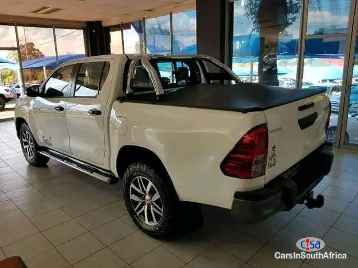 Toyota Hilux Bank Repossessed 0601225955 Automatic 2018 - image 2