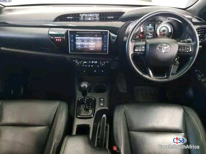 Toyota Hilux Bank Repossessed 0601225955 Automatic 2018 - image 3