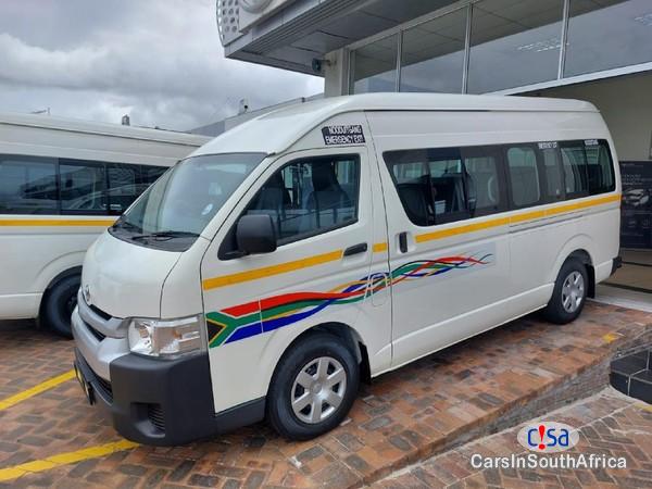 Toyota Quantum 2.5 D-4D Sesfikile 16seats (0684957752 Manual 2019 - image 2