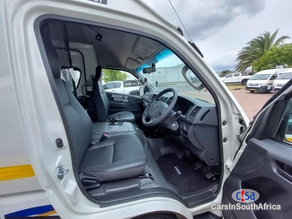 Toyota Quantum 2.5 D-4D Sesfikile 16seats (0684957752 Manual 2019 - image 4