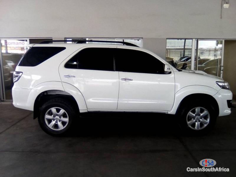 Toyota Fortuner 3.0 Automatic 2012 - image 2
