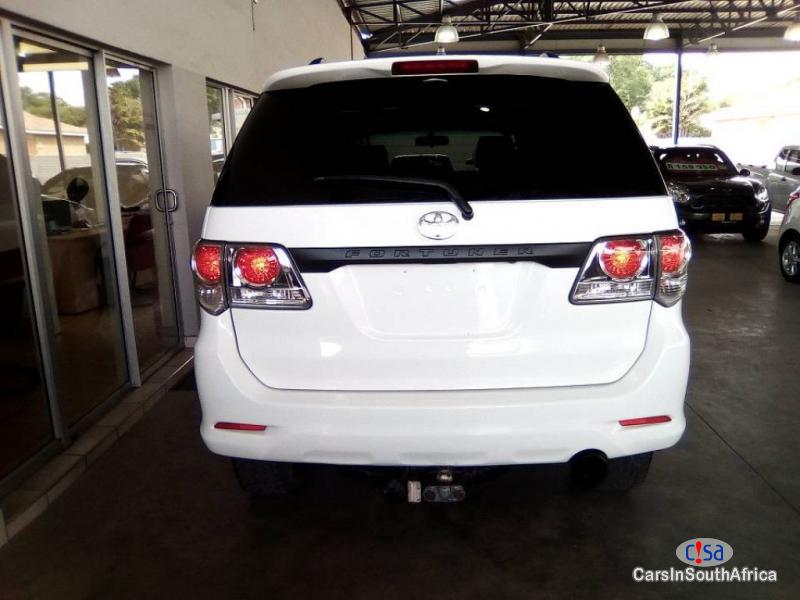 Toyota Fortuner 3.0 Automatic 2012 - image 4