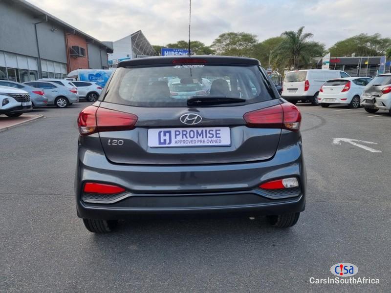 Hyundai i20 Manual 2021 - image 13