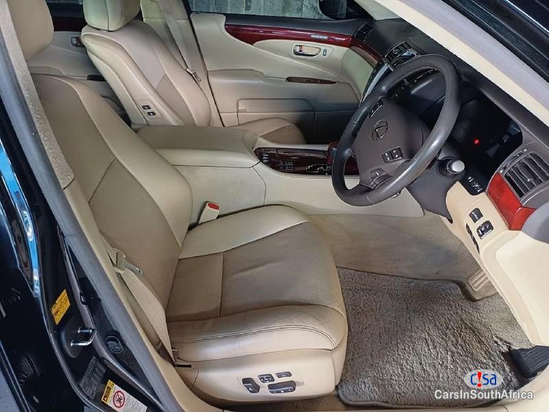 Lexus Automatic 2011 - image 5