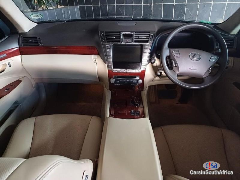 Lexus Automatic 2011 - image 6