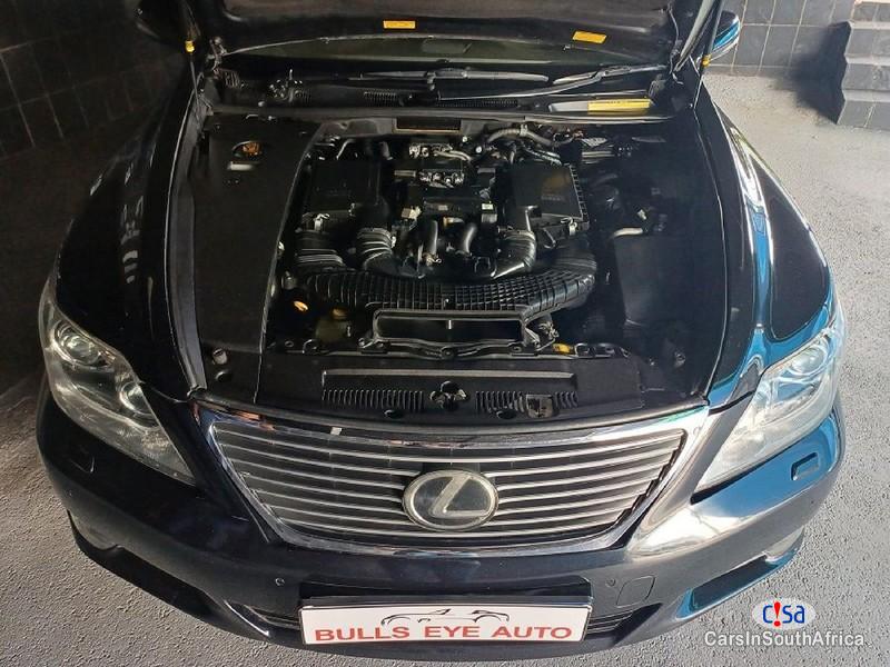 Lexus Automatic 2011 - image 9