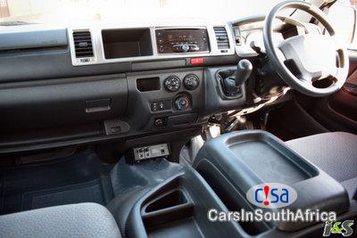 Toyota Quantum 2.5 D4-d 14seats Manual 2016 - image 2