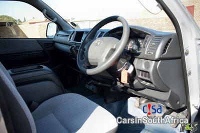 Toyota Quantum 2.5 D4-d 14seats Manual 2016 - image 3