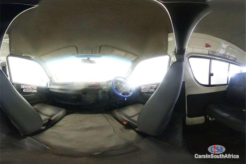 Toyota Quantum 2.5 Manual 2020 - image 4