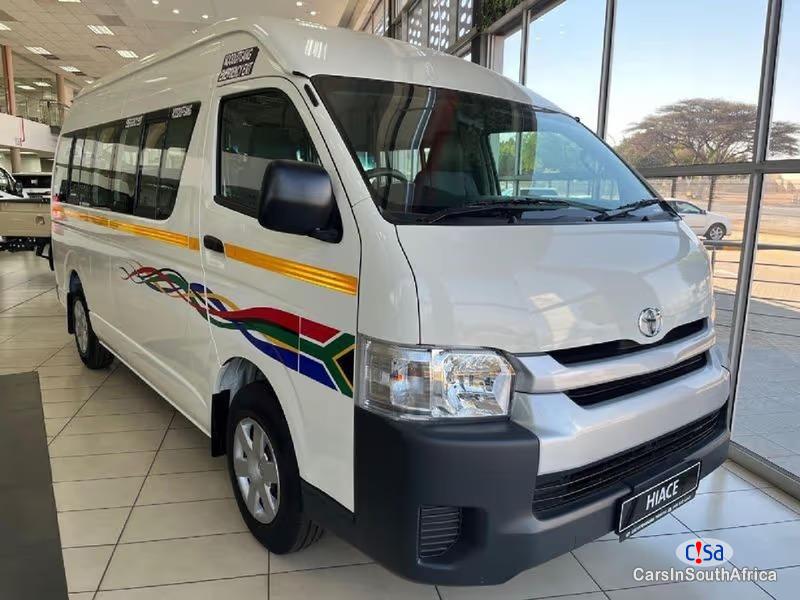 Toyota Quantum 2.5 Manual 2021 - image 2