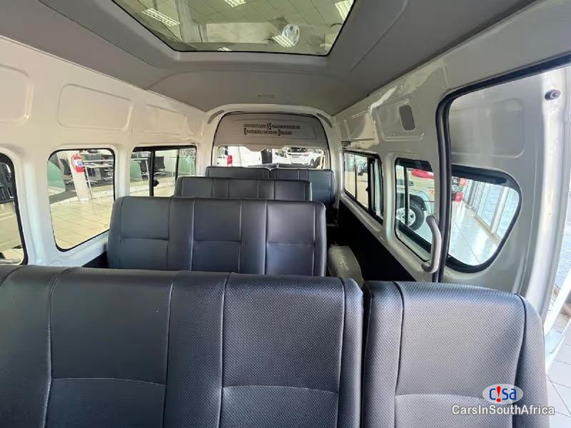 Toyota Quantum 2.5 Manual 2021 - image 4