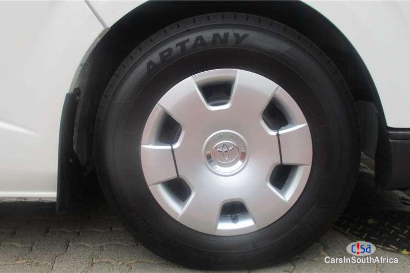 Toyota HiAce 2.7 Manual 2019 - image 9