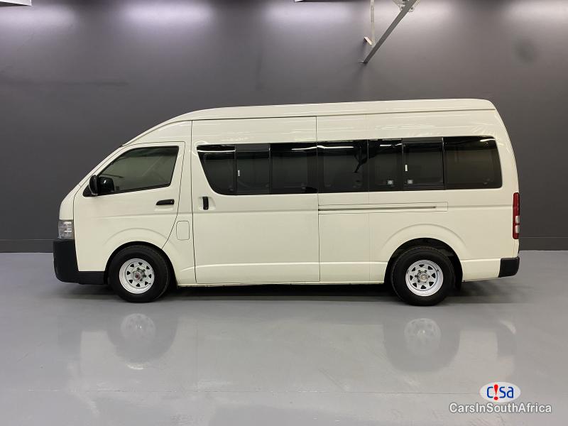 Toyota HiAce 2.5 Manual 2019 - image 7