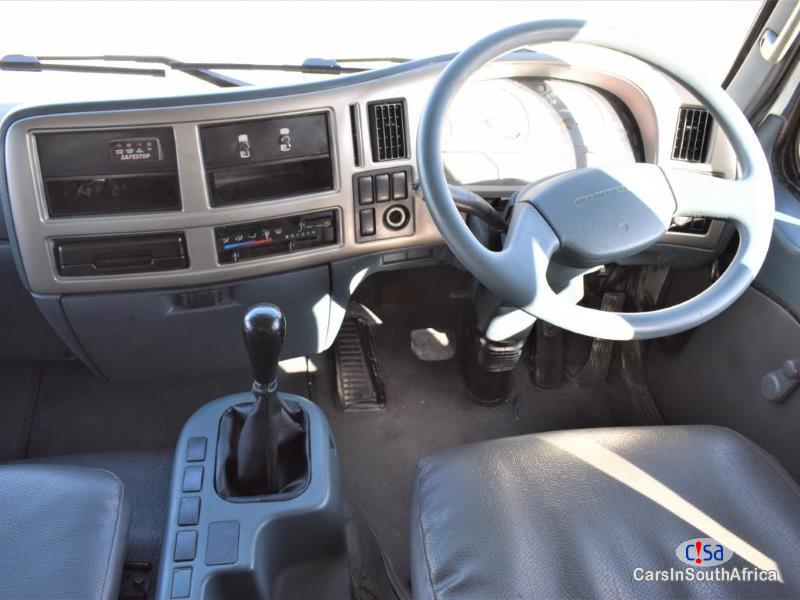 Nissan 4.6 Manual 2010