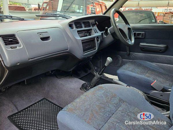 Toyota Condor 1800 Estate Manual 2001 - image 6