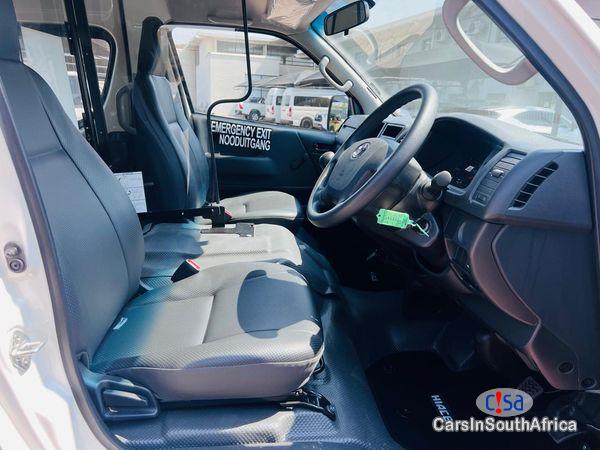 Toyota Quantum 2.5 D-4D Sesfikile 16-Seat Manual 2022 in South Africa