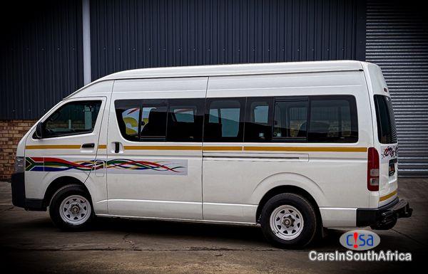 Toyota Quantum Quantum 2.5 D-4D Sesifikile 16 Seater / +27 685845776 Manual 2017