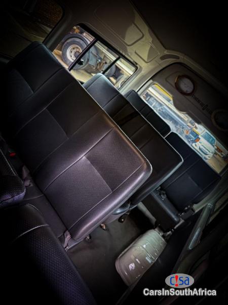 Toyota Quantum Quantum 2.5 D-4D Sesifikile 16 Seater / +27 685845776 Manual 2017 - image 4