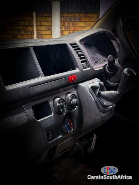 Picture of Toyota Quantum Quantum 2.5 D-4D Sesifikile 16 Seater / +27 685845776 Manual 2017 in Eastern Cape