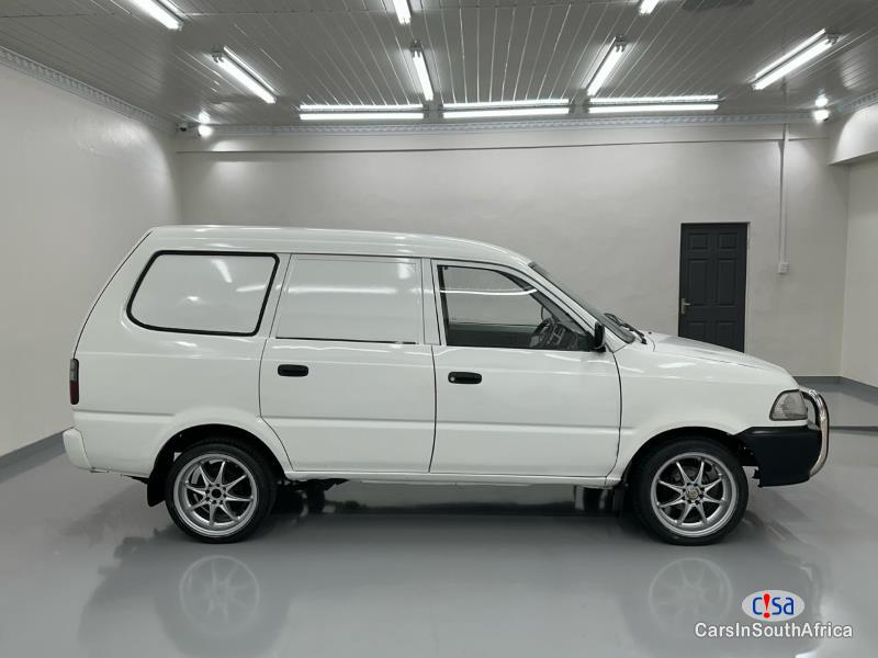 Toyota Condor 18000 (0684957752 Manual 2004 - image 2