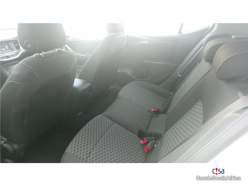 Opel Astra 1.4T HARCH ENJOY Automatic 2019 - image 4