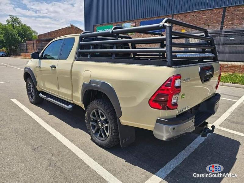 Toyota Hilux 2.8 GD-6 Extra Cab Automatic 2021 - image 3