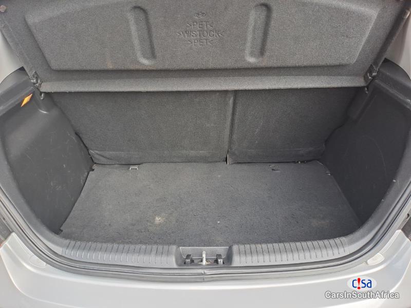 Hyundai i20 1.2 Motion Manual 2015 - image 4