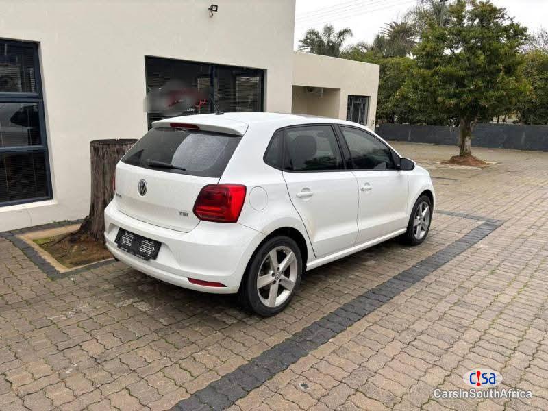 Volkswagen Polo 1.2 Tsi Manual 2015 - image 2