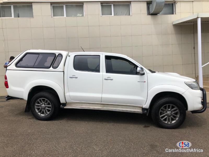 Toyota Hilux 3.0D4D Manual 2015 - image 2
