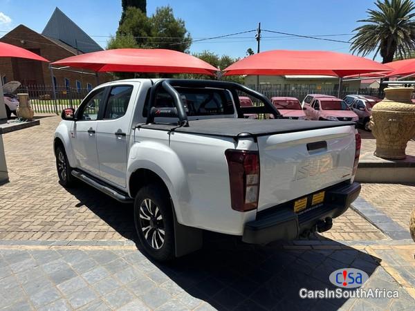 Isuzu D-Max 250 HO X-Rider Double-cab Manual 2019 - image 2