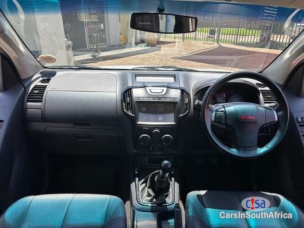 Isuzu D-Max 250 HO X-Rider Double-cab Manual 2019 in South Africa