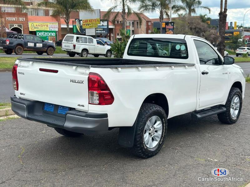 Toyota Hilux 2.4L GD6 MANUAL 0813350925 Manual 2018 - image 2