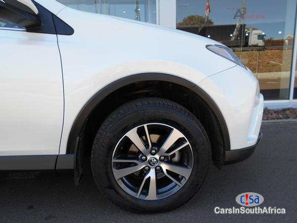Toyota RAV-4 Automatic 2015 - image 3