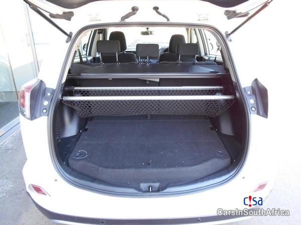 Toyota RAV-4 Automatic 2015 - image 4