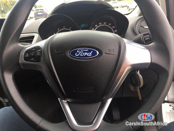 Ford Fiesta Automatic 2016 - image 4