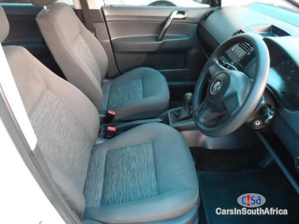 Volkswagen Polo Manual 2016 - image 6