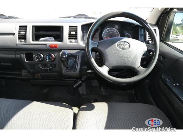Toyota Quantum 2.5D_4D Panel Van Manual 2013 - image 5