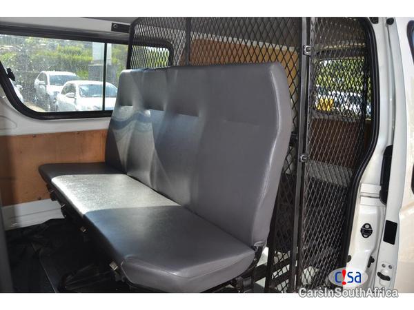 Toyota Quantum 2.5D_4D Panel Van Manual 2013 - image 6