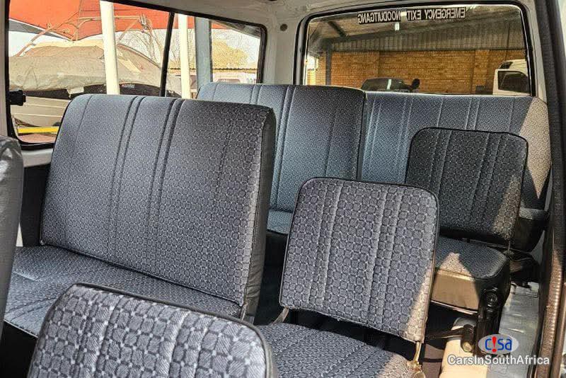 Toyota HiAce 2.5 Manual 2007 - image 2