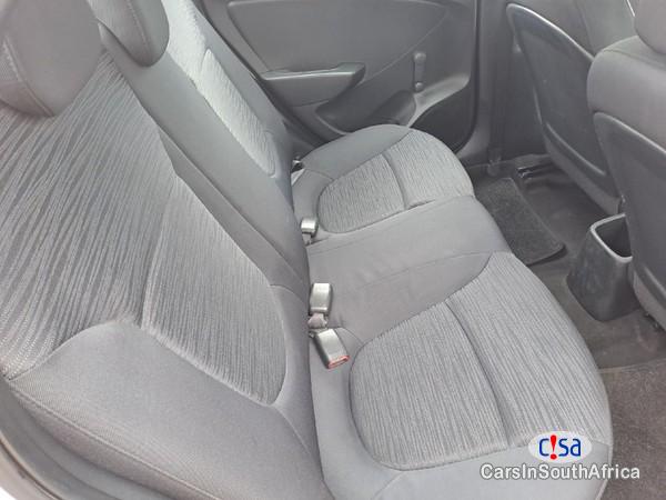 Hyundai Accent 1.6 GL Motion Manual 2015 - image 3