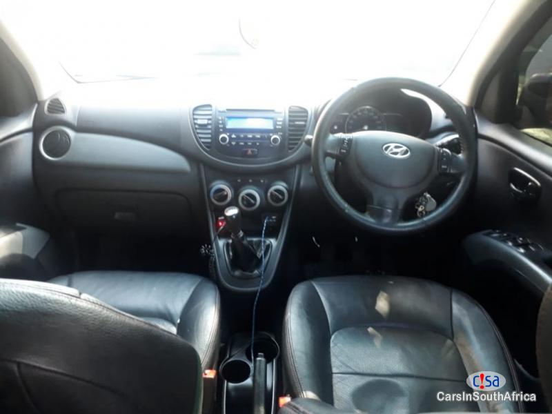 Hyundai i10 1.2 Glind Manual 2017 in South Africa