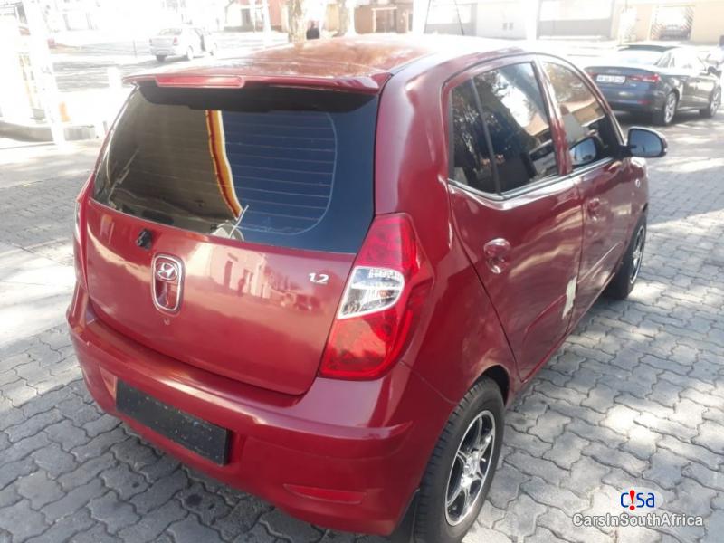 Hyundai i10 1.2 Glind Manual 2017 in Eastern Cape - image