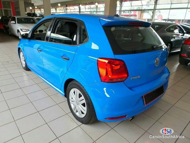 Volkswagen Polo Manual 2015 - image 2